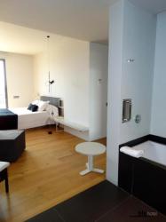 Deluxe Double Room with Balcony 6