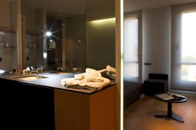 Deluxe Junior Suite 7