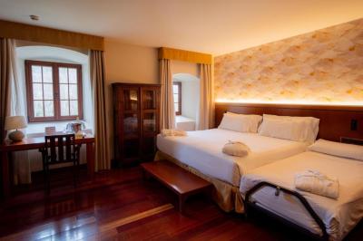 Deluxe Triple Room 13