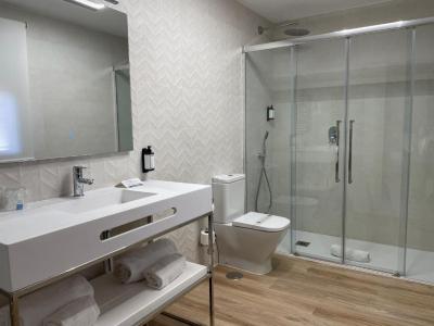 Habitaci&oacute;n twin confort 3
