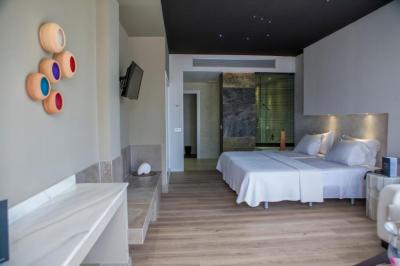 Deluxe Junior Suite 4