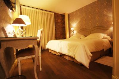 Classic Double or Twin Room 5