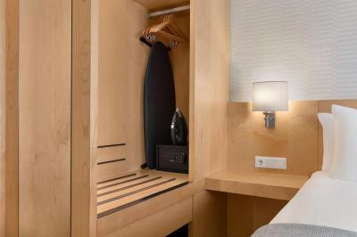 Double Room - Non-Smoking 1
