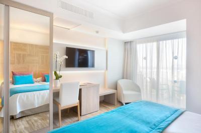 Double Room (2 Adults) 1