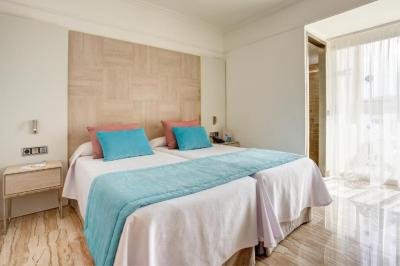 Double Room with Pool View (1 Adult) 5