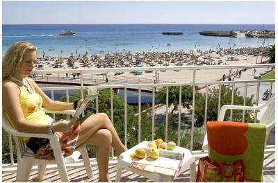 Two-Bedroom Apartment with Sea View 6