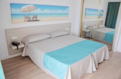 Deluxe One-Bedroom Apartment with Sea View 8