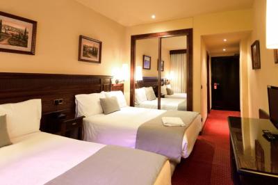 Standard Quadruple Room 5