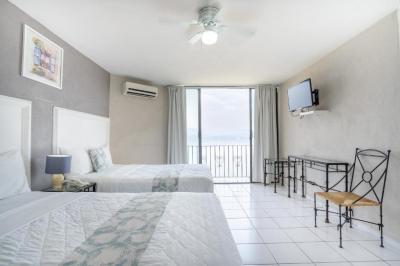 Double Room with Balcony 2