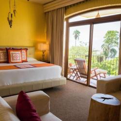 Suite with Lake View 3