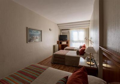 Executive Triple Room 5