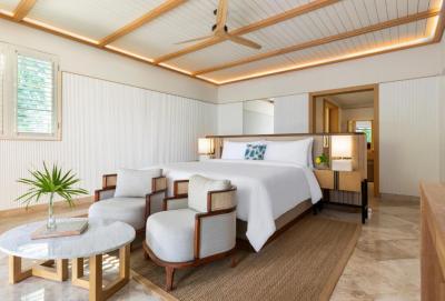 Camaleon Presidential King Suite with Two Queen Beds and Infinity Pool - On the Beach 18