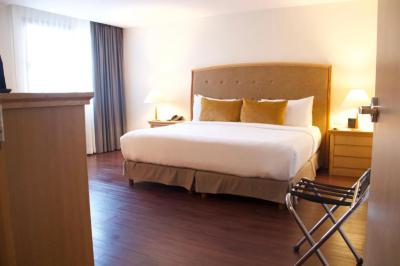 Quarto com Cama King-size 1