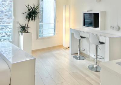 Deluxe Apartment 3