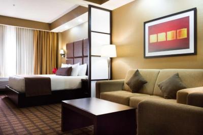 King Room with Sofabed - Non-Smoking 3