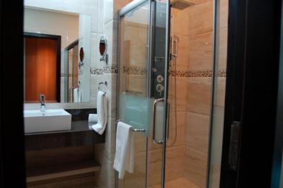 Superior Twin Room 4