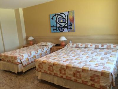 Habitaci&oacute;n Familiar con vistas al mar 7