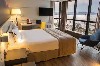 Deluxe King Room with Ocean View 1