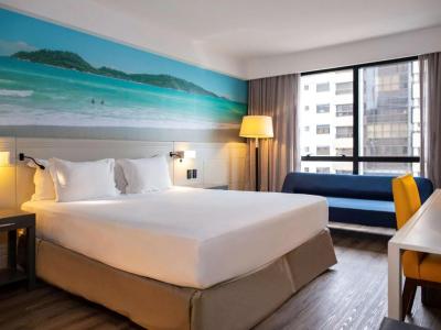 Superior King Room with Sofa Bed and Partial Sea View 5