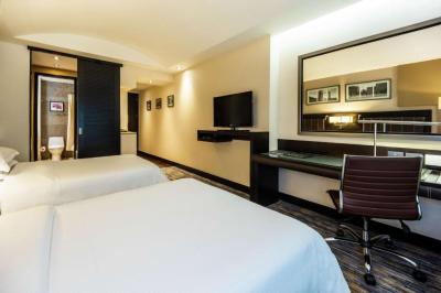 Quarto Duplo com 2 Camas de Casal 1