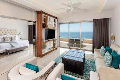 Two-Bedroom Ocean View - 2 King Beds 8