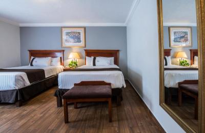 Queen Room with Two Queen Beds 2