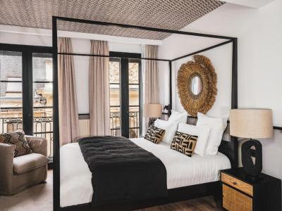 Deluxe Room with City View 4