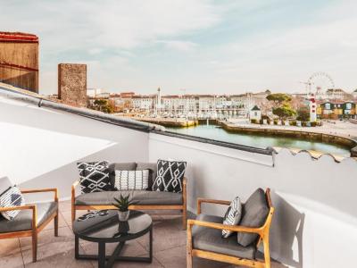 Junior Suite with Terrace Old Harbor 8