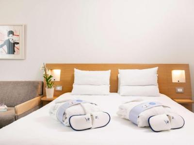 Executive Double Room with Sofa Bed 4