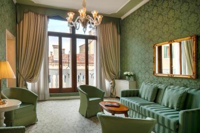 Suite with Sofa Bed and View 6