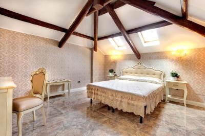 Double or Twin Room - Attic 4