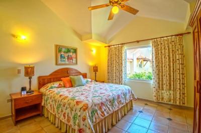 Deluxe Room with Ocean View 4