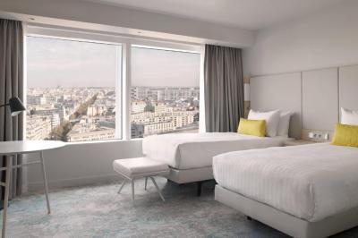 Zweibettzimmer mit Aussicht auf die Basilica minor Sacr&eacute;-C&oelig;ur de Montmartre 9