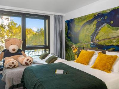 Superior Room - 1 Queensize bed and 1 Sofa 4