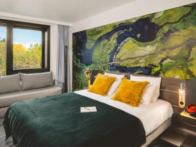 Executive Room - High Floor - Queensize bed and 1 Sofa 6