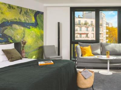Junior Suite with Double Bed and Sofa Bed 7