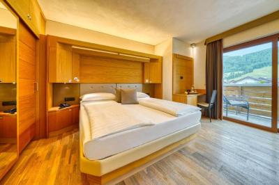 Superior Two-Bedroom Suite 6