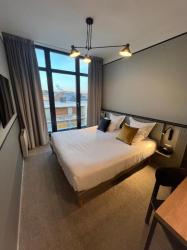 Comfort room with city view 2