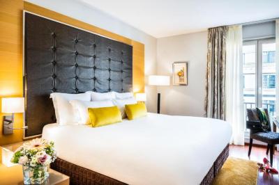 Premium Executive Family Room 13