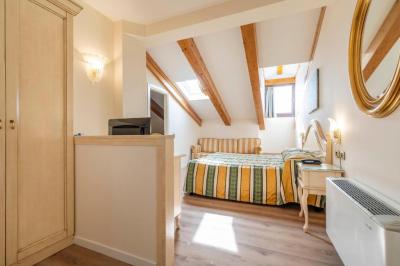 Attic Room 3