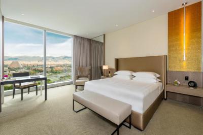 Chambre Lit King-Size avec Vue 2
