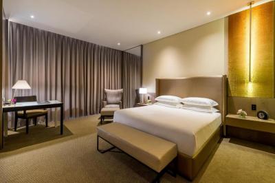 Chambre Lit King-Size Grand Club 8