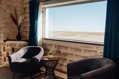 Quarto Deluxe com 2 Camas de Solteiro e Vista do Lago 12