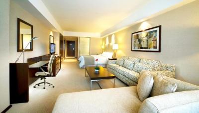 Deluxe King Room 3