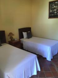 Quadruple Room with Shared Bathroom 5