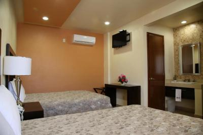 Double Room with Two Double Beds 4