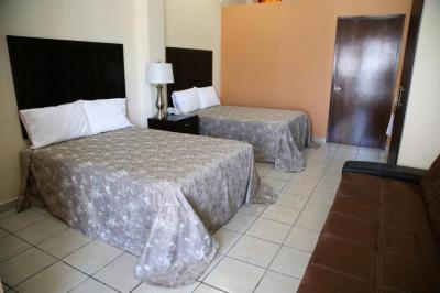 Twin Room 8