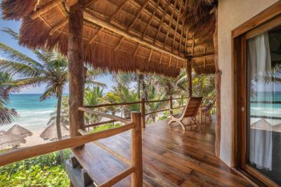 Beach Front Upper Room 3