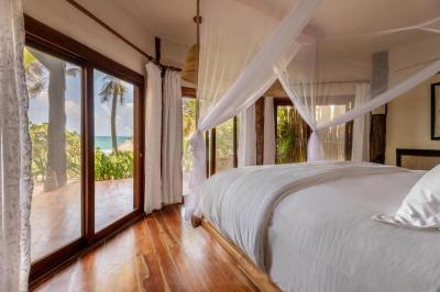 Beach Front Lower Room 4