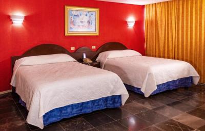Double Room with Two Queen Beds 2